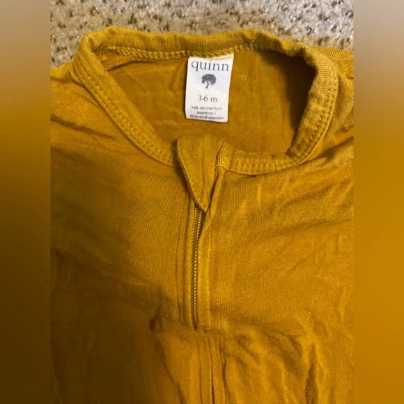 Kate Quinn Long Sleeve Footsie Sleeper Onesie size 0-3month - Picture 2 of 3